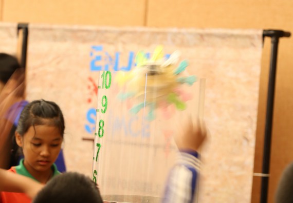 ภาพบรรยากาศการเข้าชมกิจกรรม คาราวานวิทยาศาสตร์ อพวช.