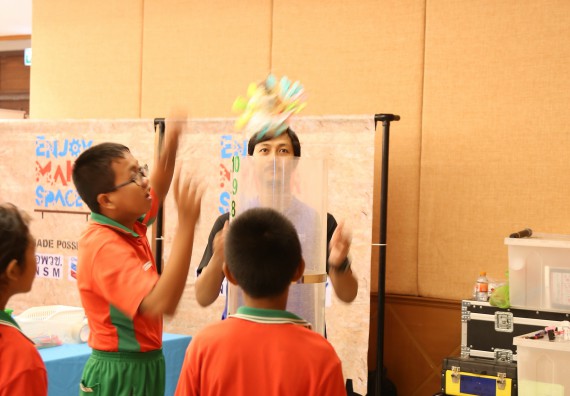 ภาพบรรยากาศการเข้าชมกิจกรรม คาราวานวิทยาศาสตร์ อพวช.