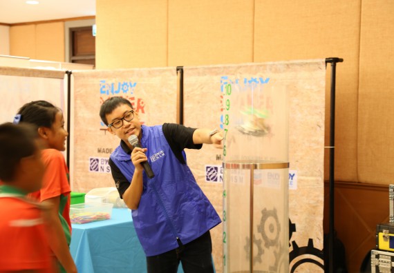 ภาพบรรยากาศการเข้าชมกิจกรรม คาราวานวิทยาศาสตร์ อพวช.