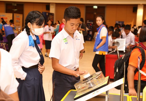 ภาพบรรยากาศการเข้าชมกิจกรรม คาราวานวิทยาศาสตร์ อพวช.