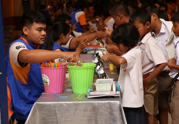 ภาพบรรยากาศการเข้าชมกิจกรรม คาราวานวิทยาศาสตร์ อพวช.