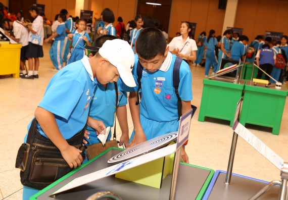 ภาพบรรยากาศการเข้าชมกิจกรรม คาราวานวิทยาศาสตร์ อพวช.