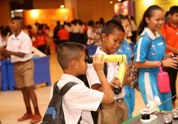 ภาพบรรยากาศการเข้าชมกิจกรรม คาราวานวิทยาศาสตร์ อพวช.