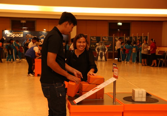 ภาพบรรยากาศการเข้าชมกิจกรรม คาราวานวิทยาศาสตร์ อพวช.