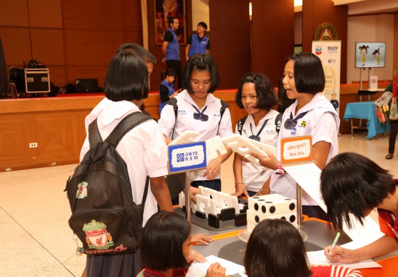 ภาพบรรยากาศการเข้าชมกิจกรรม คาราวานวิทยาศาสตร์ อพวช.