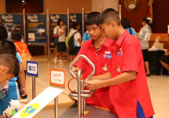 ภาพบรรยากาศการเข้าชมกิจกรรม คาราวานวิทยาศาสตร์ อพวช.