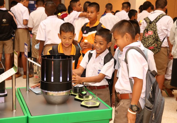 ภาพบรรยากาศการเข้าชมกิจกรรม คาราวานวิทยาศาสตร์ อพวช.