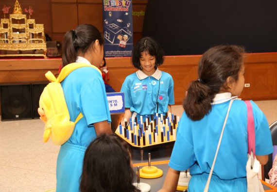 ภาพบรรยากาศการเข้าชมกิจกรรม คาราวานวิทยาศาสตร์ อพวช.