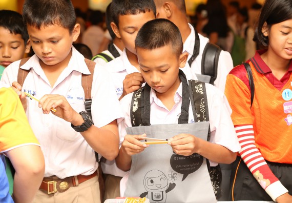 ภาพบรรยากาศการเข้าชมกิจกรรม คาราวานวิทยาศาสตร์ อพวช.