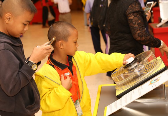 ภาพบรรยากาศการเข้าชมกิจกรรม คาราวานวิทยาศาสตร์ อพวช.