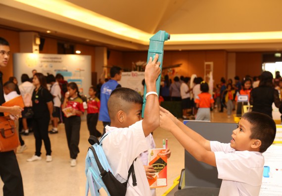 ภาพบรรยากาศการเข้าชมกิจกรรม คาราวานวิทยาศาสตร์ อพวช.