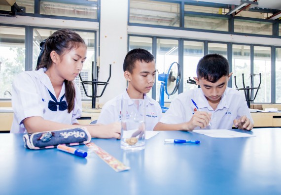 ภาพกิจกรรม ทักษะทางวิทยาศาสตร์และเทคโนโลยี ระดับมัธยมศึกษาตอนต้น