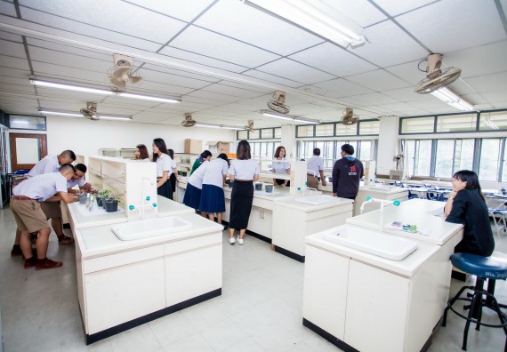 ภาพกิจกรรม ทักษะทางวิทยาศาสตร์และเทคโนโลยี ระดับมัธยมศึกษาตอนต้น