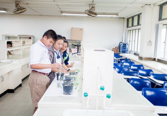 ภาพกิจกรรม ทักษะทางวิทยาศาสตร์และเทคโนโลยี ระดับมัธยมศึกษาตอนต้น