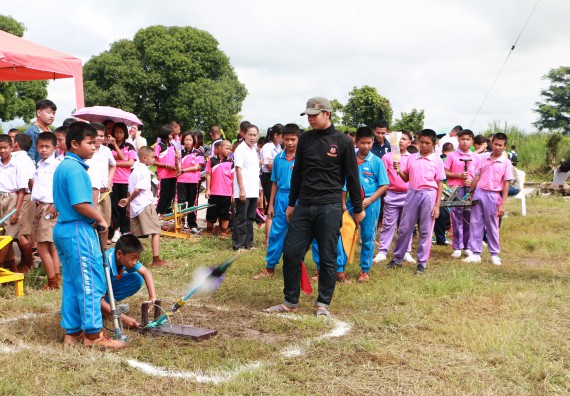 ภาพกิจกรรม  การแข่งขันจรวดขวดน้ำ ระดับประถมศึกษา