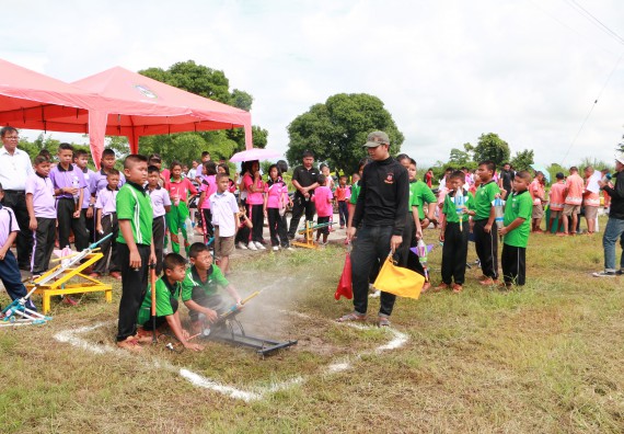 ภาพกิจกรรม  การแข่งขันจรวดขวดน้ำ ระดับประถมศึกษา