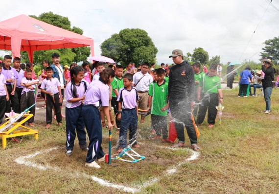 ภาพกิจกรรม  การแข่งขันจรวดขวดน้ำ ระดับประถมศึกษา