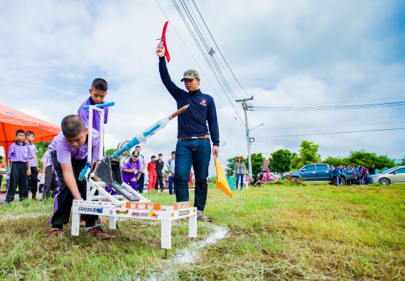 ภาพกิจกรรม  การแข่งขันจรวดขวดน้ำ ระดับประถมศึกษา