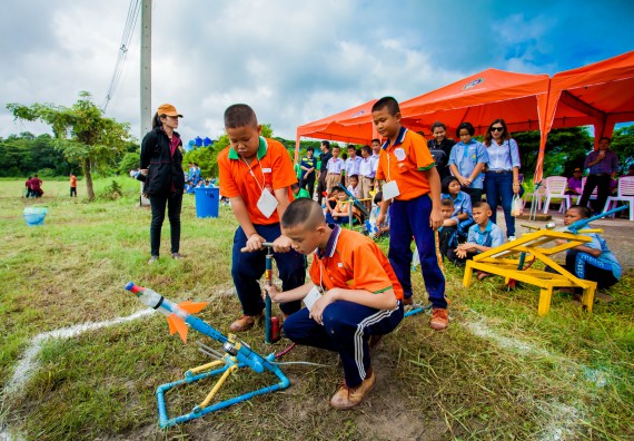 ภาพกิจกรรม  การแข่งขันจรวดขวดน้ำ ระดับประถมศึกษา