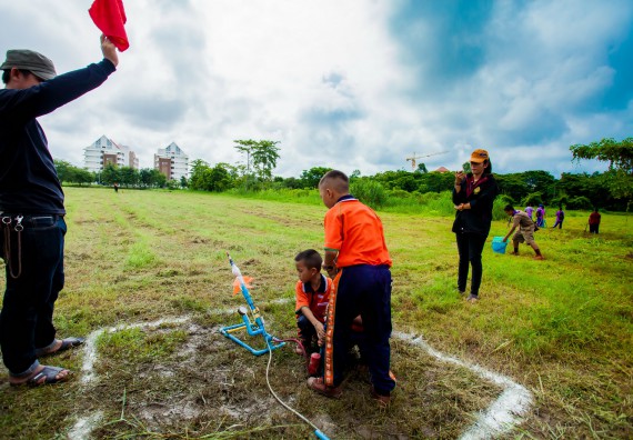 ภาพกิจกรรม  การแข่งขันจรวดขวดน้ำ ระดับประถมศึกษา
