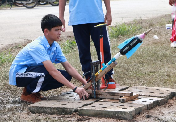 ภาพกิจกรรม การแข่งขันจรวดขวดน้ำ ระดับมัธยมศึกษาตอนปลาย