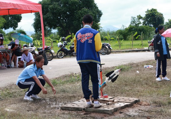 ภาพกิจกรรม การแข่งขันจรวดขวดน้ำ ระดับมัธยมศึกษาตอนปลาย