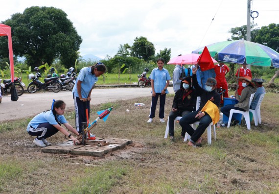 ภาพกิจกรรม การแข่งขันจรวดขวดน้ำ ระดับมัธยมศึกษาตอนปลาย