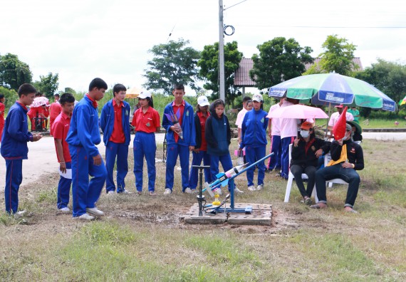 ภาพกิจกรรม การแข่งขันจรวดขวดน้ำ ระดับมัธยมศึกษาตอนปลาย