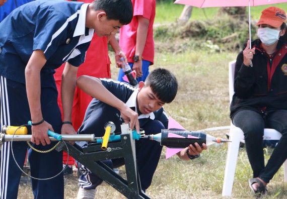 ภาพกิจกรรม การแข่งขันจรวดขวดน้ำ ระดับมัธยมศึกษาตอนปลาย