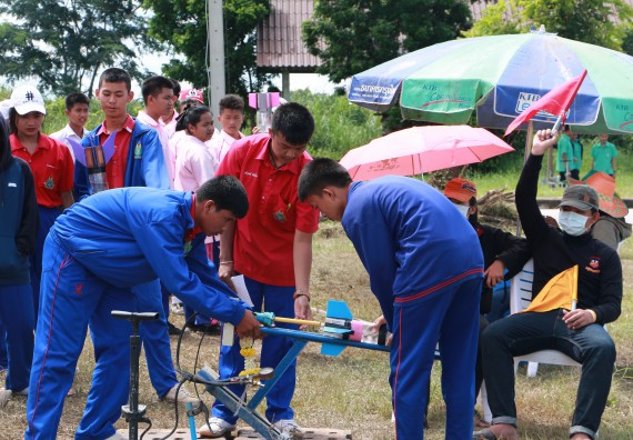 ภาพกิจกรรม การแข่งขันจรวดขวดน้ำ ระดับมัธยมศึกษาตอนปลาย