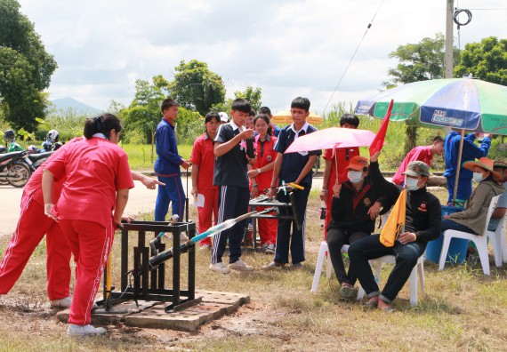 ภาพกิจกรรม การแข่งขันจรวดขวดน้ำ ระดับมัธยมศึกษาตอนปลาย