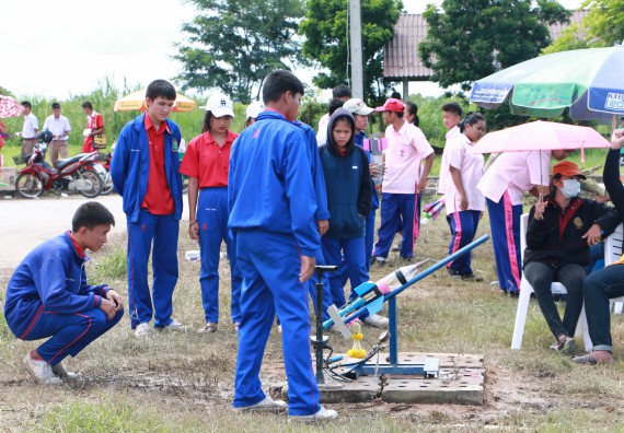 ภาพกิจกรรม การแข่งขันจรวดขวดน้ำ ระดับมัธยมศึกษาตอนปลาย