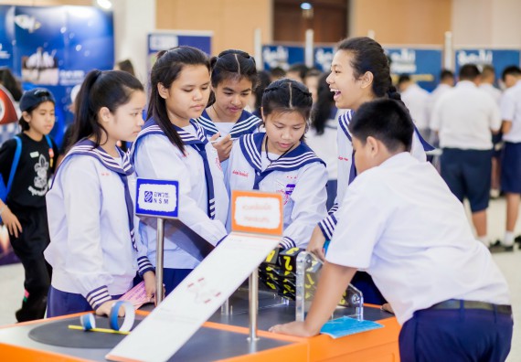 ภาพบรรยากาศการเข้าชมกิจกรรม คาราวานวิทยาศาสตร์ อพวช.