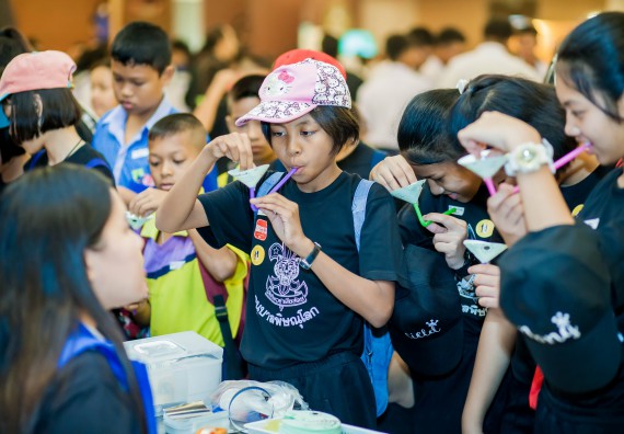 ภาพบรรยากาศการเข้าชมกิจกรรม คาราวานวิทยาศาสตร์ อพวช.