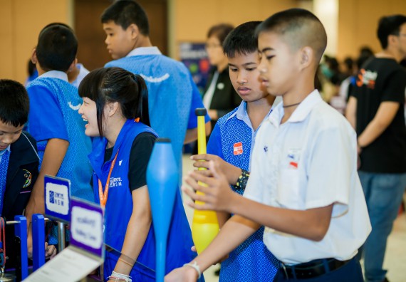 ภาพบรรยากาศการเข้าชมกิจกรรม คาราวานวิทยาศาสตร์ อพวช.