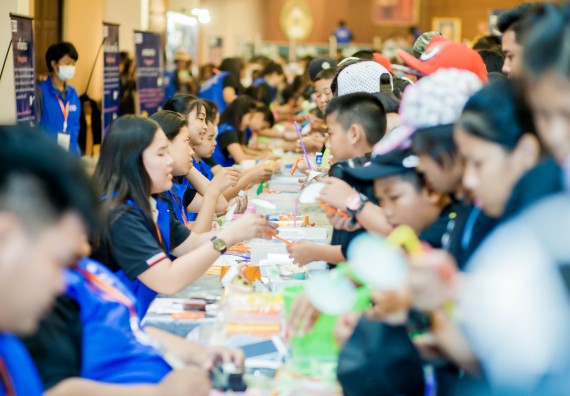 ภาพบรรยากาศการเข้าชมกิจกรรม คาราวานวิทยาศาสตร์ อพวช.
