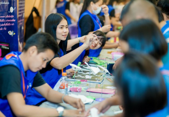 ภาพบรรยากาศการเข้าชมกิจกรรม คาราวานวิทยาศาสตร์ อพวช.