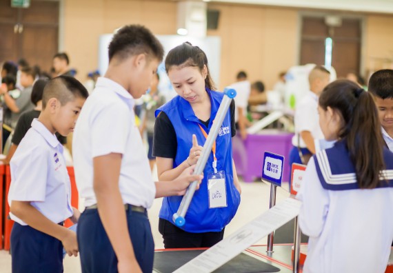 ภาพบรรยากาศการเข้าชมกิจกรรม คาราวานวิทยาศาสตร์ อพวช.