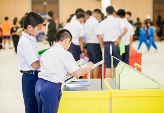 ภาพบรรยากาศการเข้าชมกิจกรรม คาราวานวิทยาศาสตร์ อพวช.