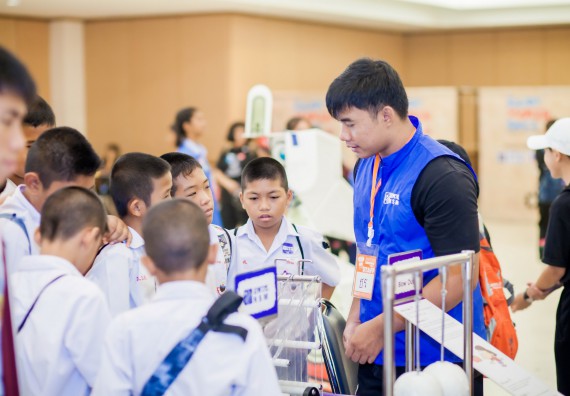 ภาพบรรยากาศการเข้าชมกิจกรรม คาราวานวิทยาศาสตร์ อพวช.