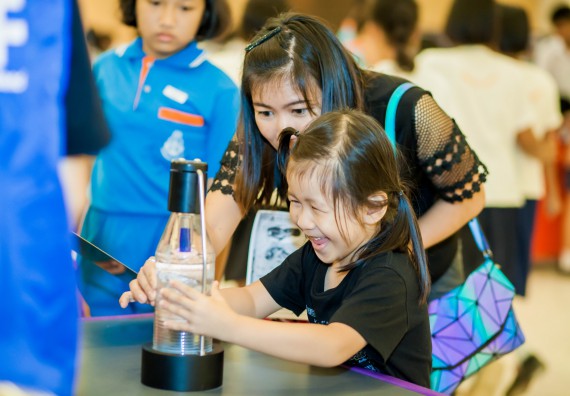 ภาพบรรยากาศการเข้าชมกิจกรรม คาราวานวิทยาศาสตร์ อพวช.