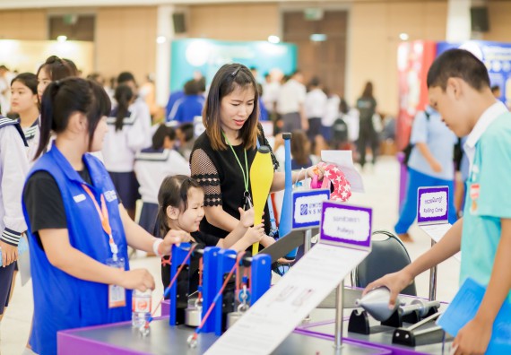 ภาพบรรยากาศการเข้าชมกิจกรรม คาราวานวิทยาศาสตร์ อพวช.