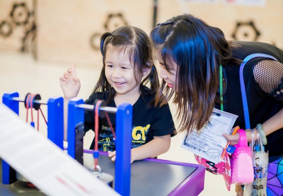 ภาพบรรยากาศการเข้าชมกิจกรรม คาราวานวิทยาศาสตร์ อพวช.