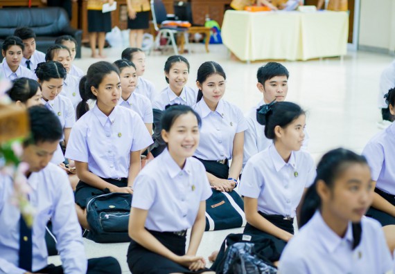 ภาพกิจกรรม คณะวิทยาศาสตร์และเทคโนโลยี เข้าร่วมโครงการประกวดมารยาทไทย ประจำปี 2560