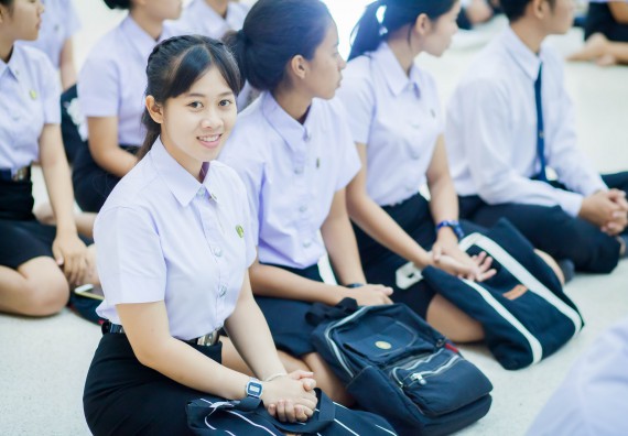 ภาพกิจกรรม คณะวิทยาศาสตร์และเทคโนโลยี เข้าร่วมโครงการประกวดมารยาทไทย ประจำปี 2560