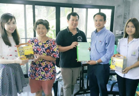 ภาพกิจกรรม โปรแกรมวิชาวิทยาศาสตร์และเทคโนโลยีการอาหาร จัดกิจกรรมการดำเนินการถ่ายทอดความรู้จากงานวิจัยเพื่อสร้างผลิตภัณฑ์ใหม่เพื่อการพาณิชย์