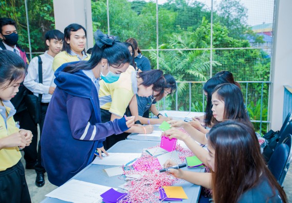 ภาพกิจกรรม คณะวิทยาศาสตร์และเทคโนโลยี จัดกิจกรรมทำบุญคณะวิทยาศาสตร์และเทคโนโลยี ประจำปี 2560