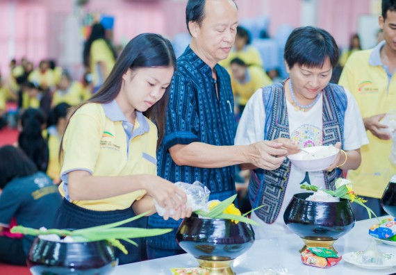 ภาพกิจกรรม คณะวิทยาศาสตร์และเทคโนโลยี จัดกิจกรรมทำบุญคณะวิทยาศาสตร์และเทคโนโลยี ประจำปี 2560