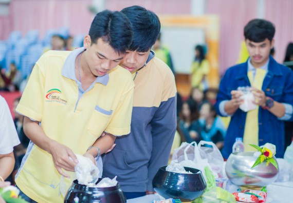 ภาพกิจกรรม คณะวิทยาศาสตร์และเทคโนโลยี จัดกิจกรรมทำบุญคณะวิทยาศาสตร์และเทคโนโลยี ประจำปี 2560