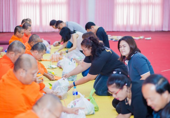 ภาพกิจกรรม คณะวิทยาศาสตร์และเทคโนโลยี จัดกิจกรรมทำบุญคณะวิทยาศาสตร์และเทคโนโลยี ประจำปี 2560